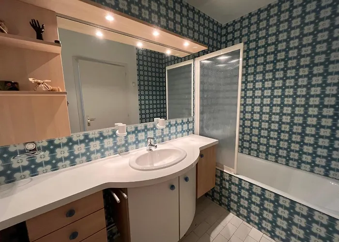 Confortable Avec Vue Sur L'ocean, 2 Et Balcon - Fr-1-197-201